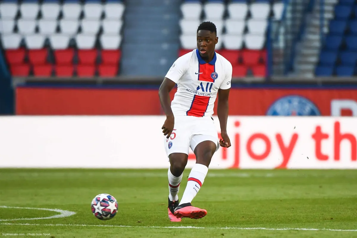 El Chadaille Bitshiabu, PSG