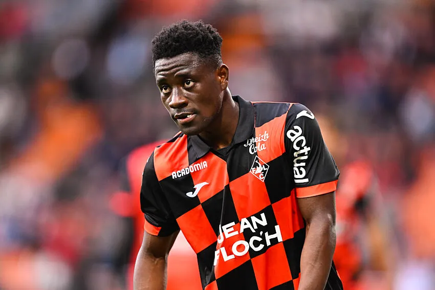 Arthur Avom, FC Lorient