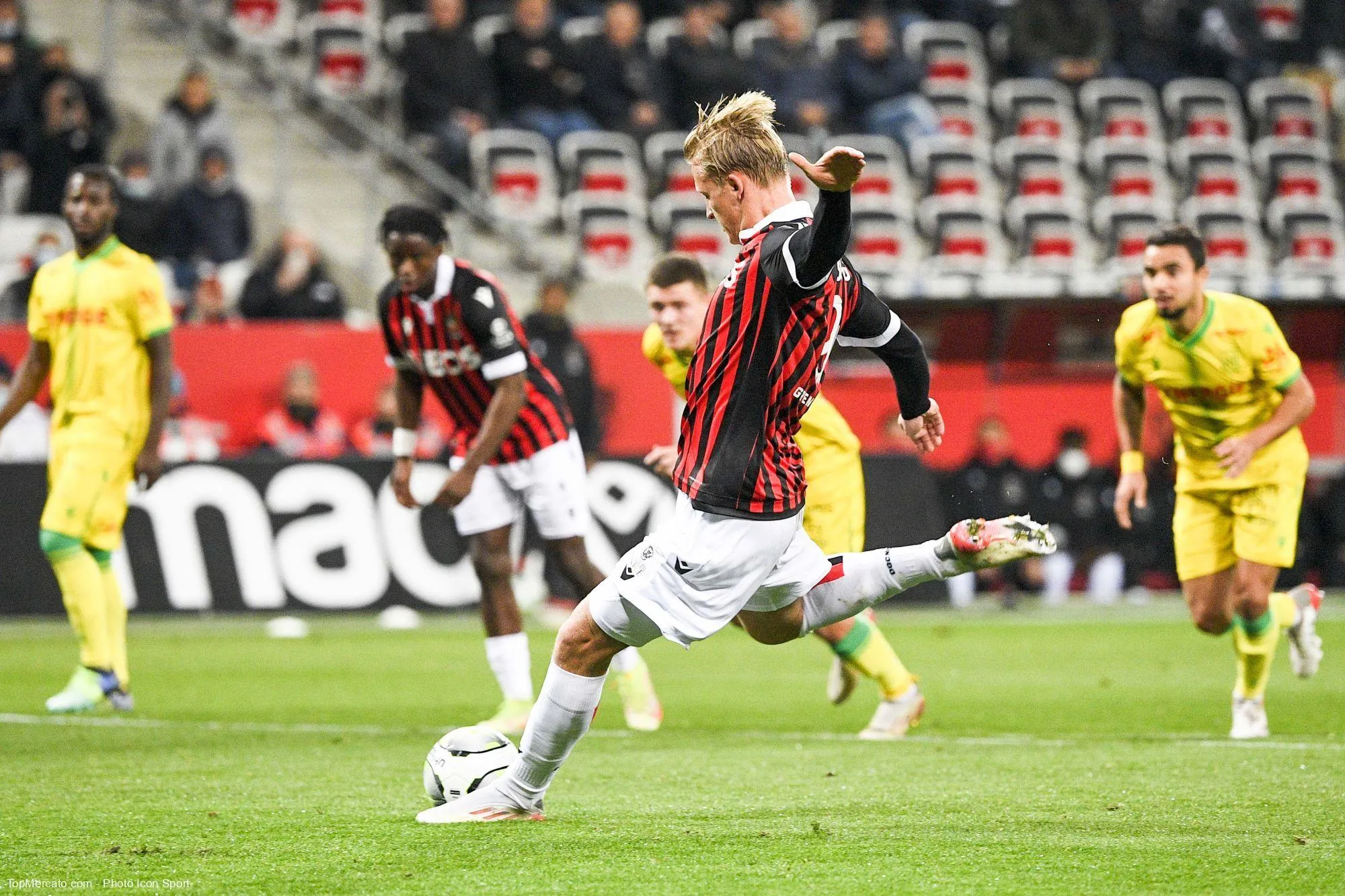 Kasper Dolberg, match OGC Nice-FC Nantes