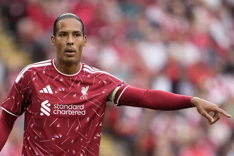 Liverpool : “je veux qu’il reste”, la prise de position ferme de Van Dijk avant le sprint final du mercato