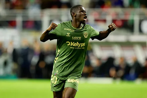 Mercato ASSE : une offre de 7 M€ pour Boakye, les Verts ont fixé son prix de départ