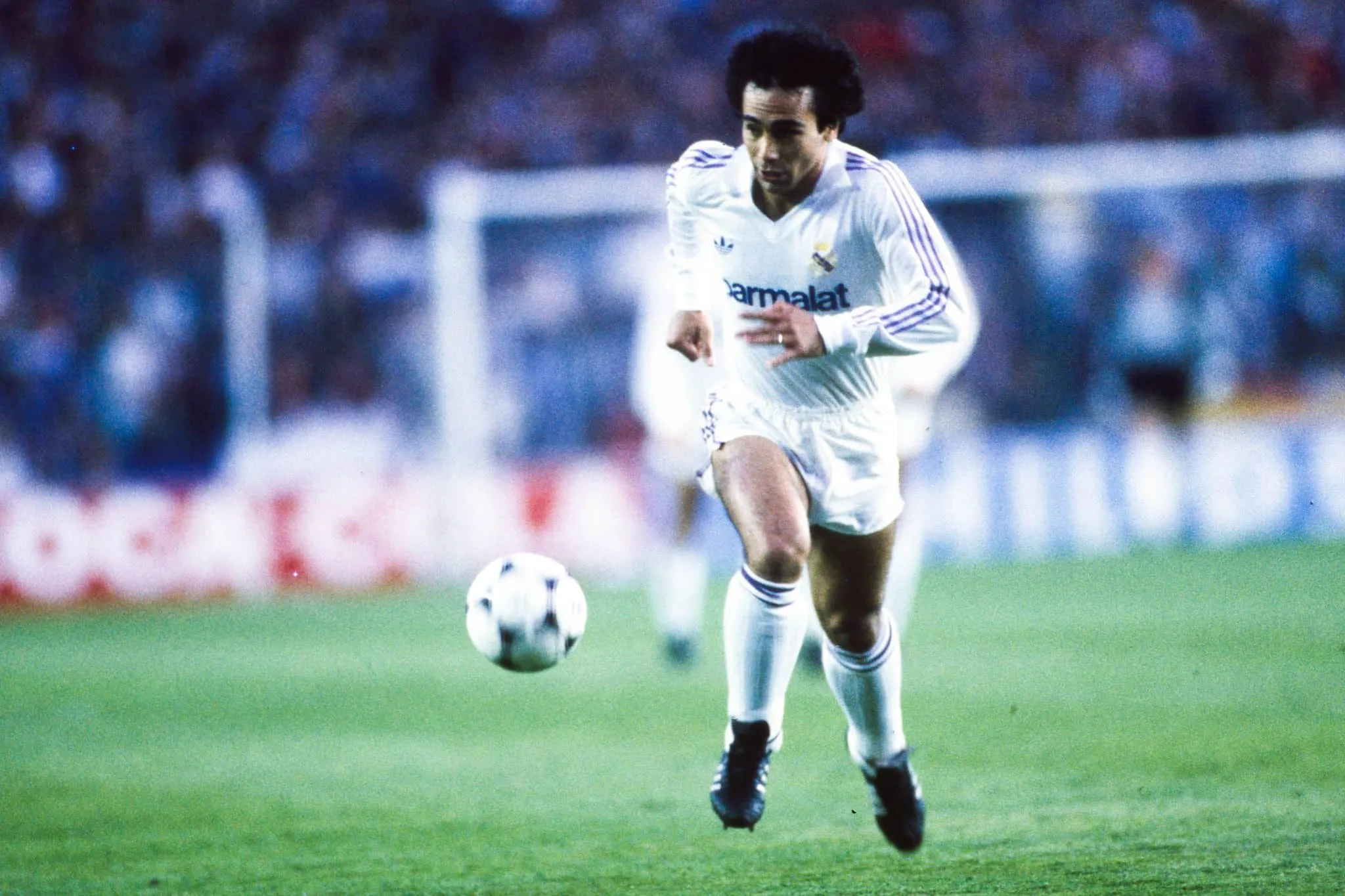 Quel est le nom de cet attaquant, qui a marqué 82 buts pour l’Atlético Madrid et 208 pour le Real Madrid ?