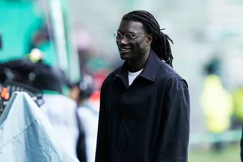 Mercato ASSE : “un profil d’expérience qui correspond à la Ligue 2”, Bafé Gomis dévoile le poste à recruter en priorité