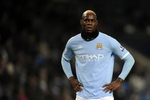 Man City : Mancini pense que Balotelli doit se marier !