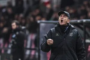 ASSE : “le vestiaire doit être propre, les casiers rangés”, un titulaire voit une énorme différence entre Horneland et Montanier