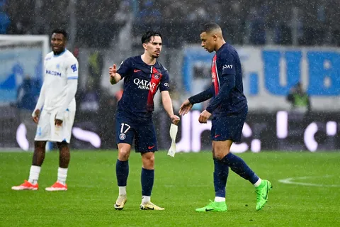 Mbappé rate sa dernière au Vélodrome, la VAR encore en question, la belle réaction du PSG à 10… les Tops-Flops d’OM-PSG