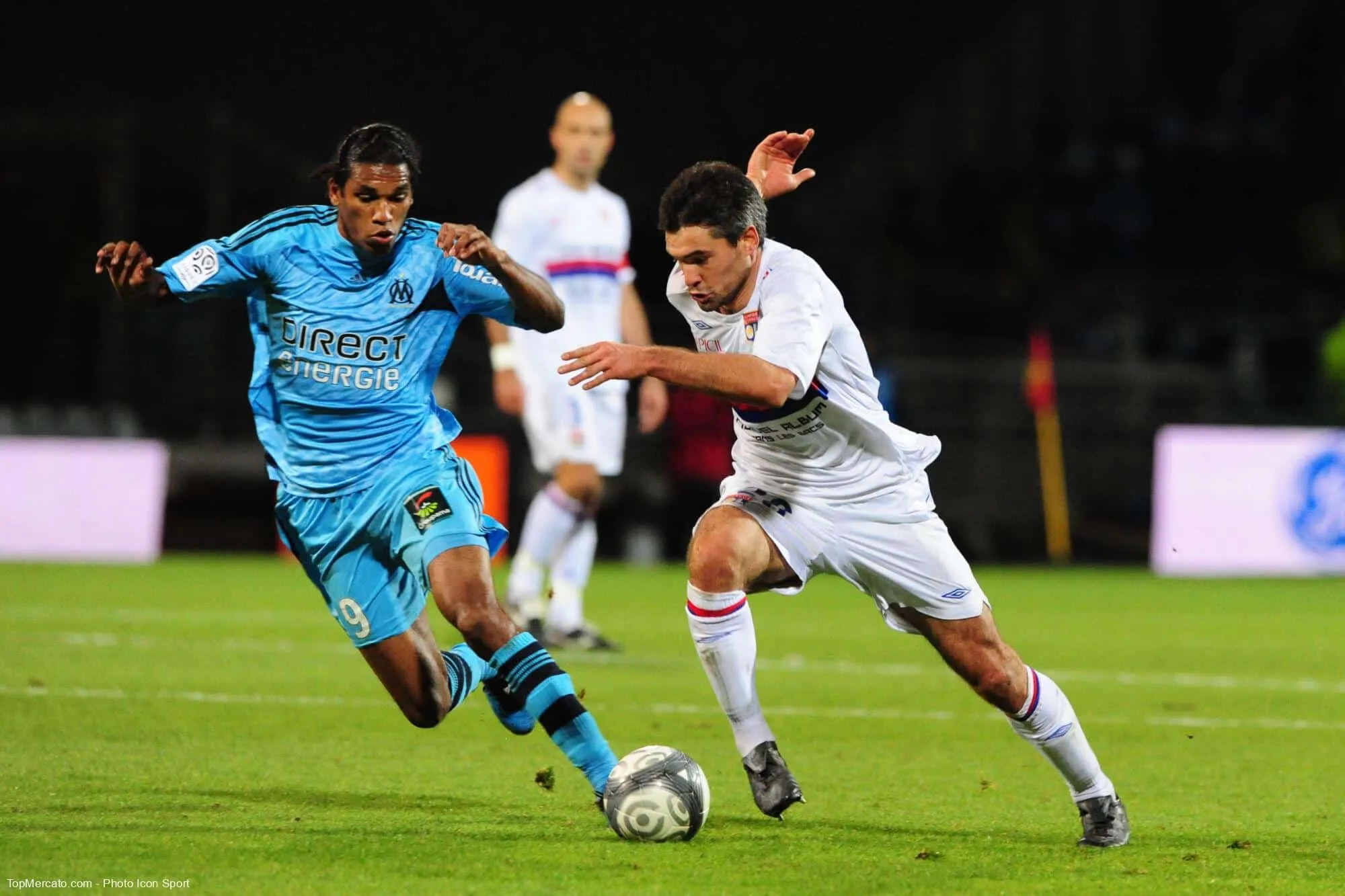 A quel joueur du PSG l’attaquant Brandão a-t-il asséné un violent coup de tête, en 2014, ce qui amena la justice à condamner le Brésilien à un mois ferme de prison ?