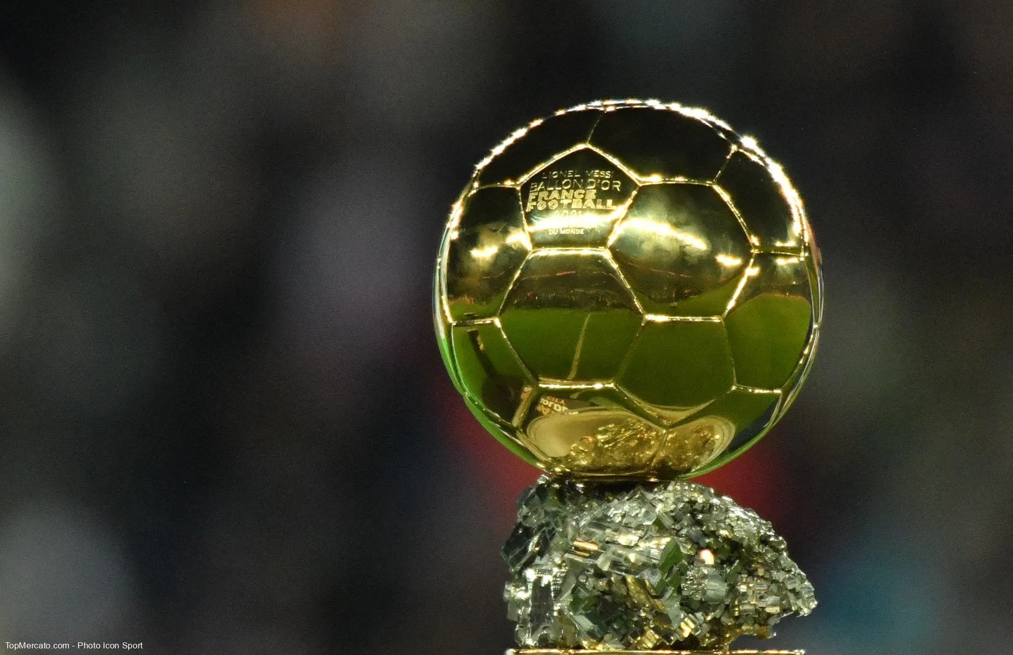 Dans les années 80, trois Français atteignent le podium du Ballon d’or. Lequel de ces Tricolores n’en fait PAS partie ?