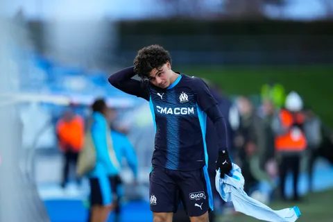 Mercato – L’OM parvient à retenir une pépite offensive de 17 ans courtisée par Chelsea