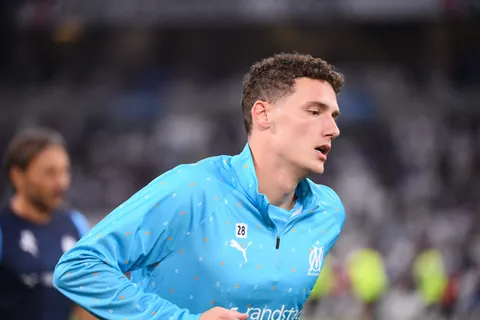 Mercato OM : 2 courtisans pour le flop Benjamin Pavard après son probable retour de prêt à l’Inter