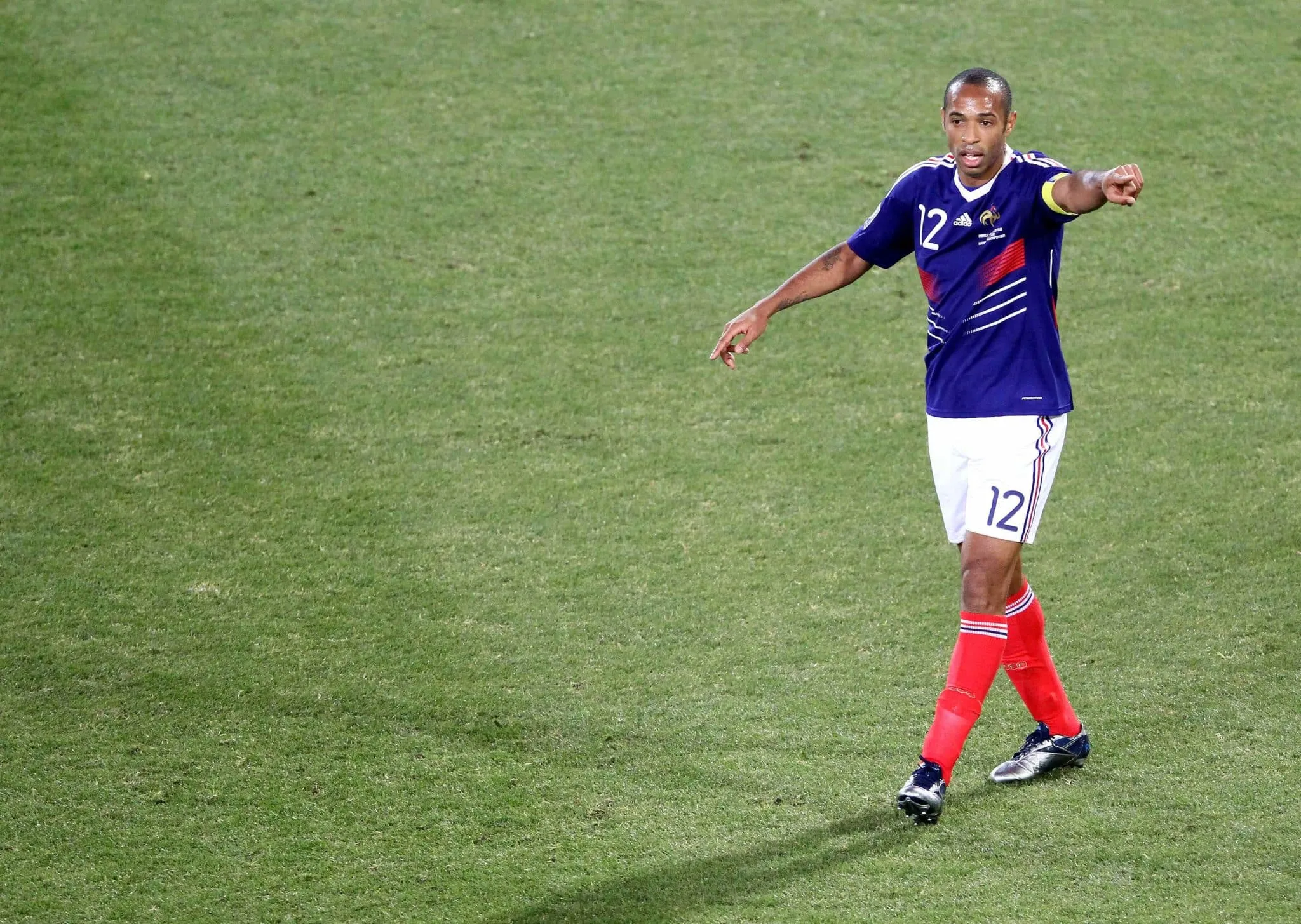 Laquelle de ces anecdote sur Thierry Henry et le Mondial 2010 est FAUSSE ?