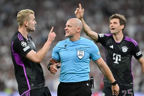 Real-Bayern : “l’arbitre m’a dit…”, De Ligt crie au scandale !