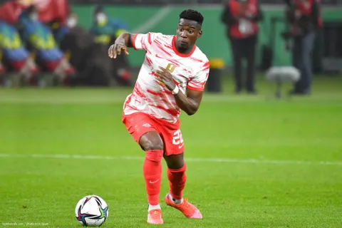 Mercato - PSG : Mukiele sur les tablettes de Leonardo ?