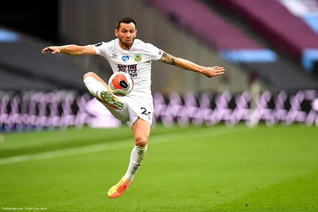 Officiel Mercato - Burnley : Phil Bardsley rempile jusqu’en 2022
