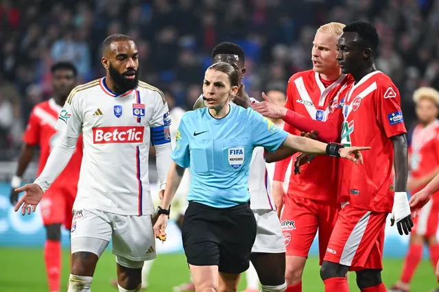 1/10, L’Equipe dézingue l’arbitre de Lyon-Valenciennes
