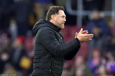Officiel Mercato - Premier League : un club relégable limoge son entraîneur