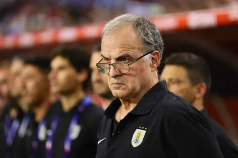 “Un socialiste avec une Mercedes”, José Luis Chilavert épingle Marcelo Bielsa