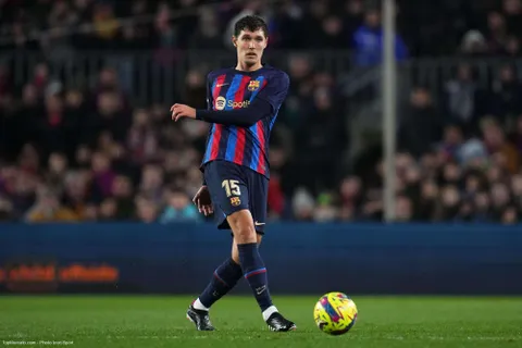 Mercato - Barça : Manchester United prêt à miser 70 M€ sur un défenseur