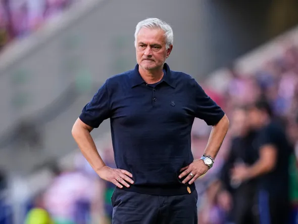 “Chaos total” au Real Madrid : une partie de l’effectif déjà en rupture avec Mourinho ?