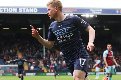 Premier League : Manchester City répond à Liverpool, Chelsea prend une rouste à domicile