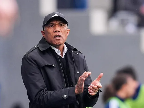 Mercato Paris FC : Antoine Kombouaré sur le départ, 3 entraîneurs évoqués avec un favori identifié