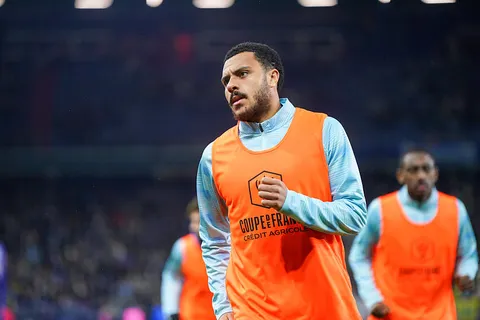 Mercato OM : le flop CJ Egan-Riley a une touche en Premier League