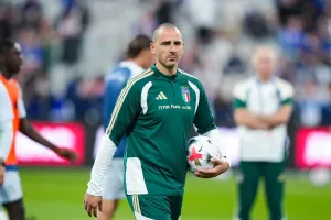 “Il a traversé une période difficile qu’il a surmontée” : Bonucci désigne une vieille cible du Barça comme son successeur