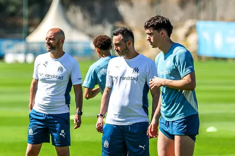 OM : quelles solutions pour remplacer Leonardo Balerdi contre Auxerre ?