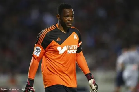 OM : une destination anglaise pour Mandanda ?