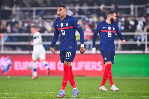 Equipe de France : Mbappé sorti sur blessure contre le Danemark