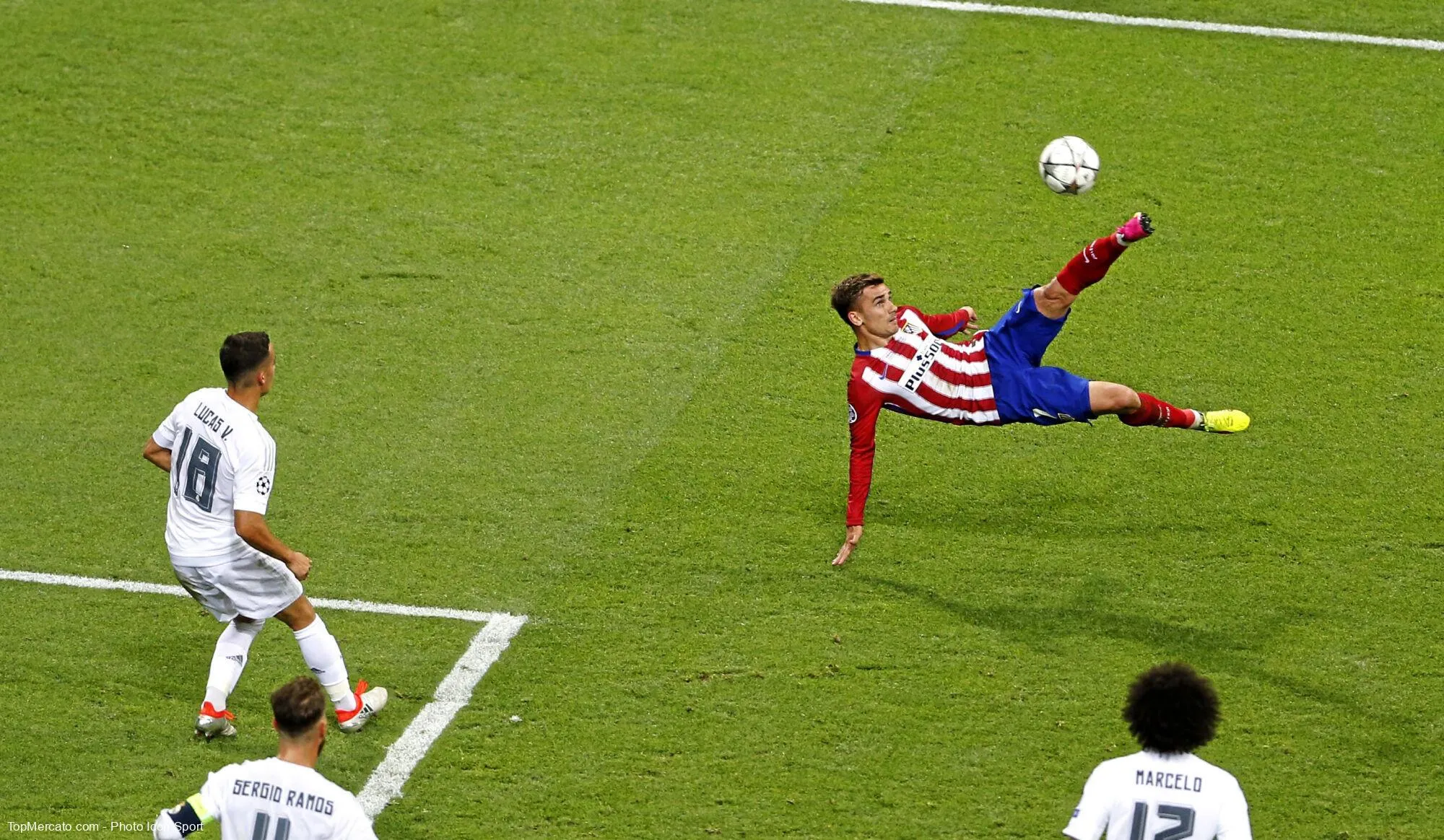 La saison 2015-2016 est celle où Antoine Griezmann a marqué le plus de buts dans sa carrière, en comptant les Bleus et son club, l’Atlético Madrid. Combien de fois le Français avait-il fait trembler les filets en 70 matchs ?