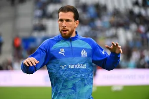 Mercato OM : un club de Ligue Europa prépare une offre de 10 M€ pour Pierre-Emile Hojbjerg