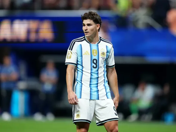 Mercato Barça : un coéquipier de sélection à 120 M€ pour oublier Julian Alvarez ?
