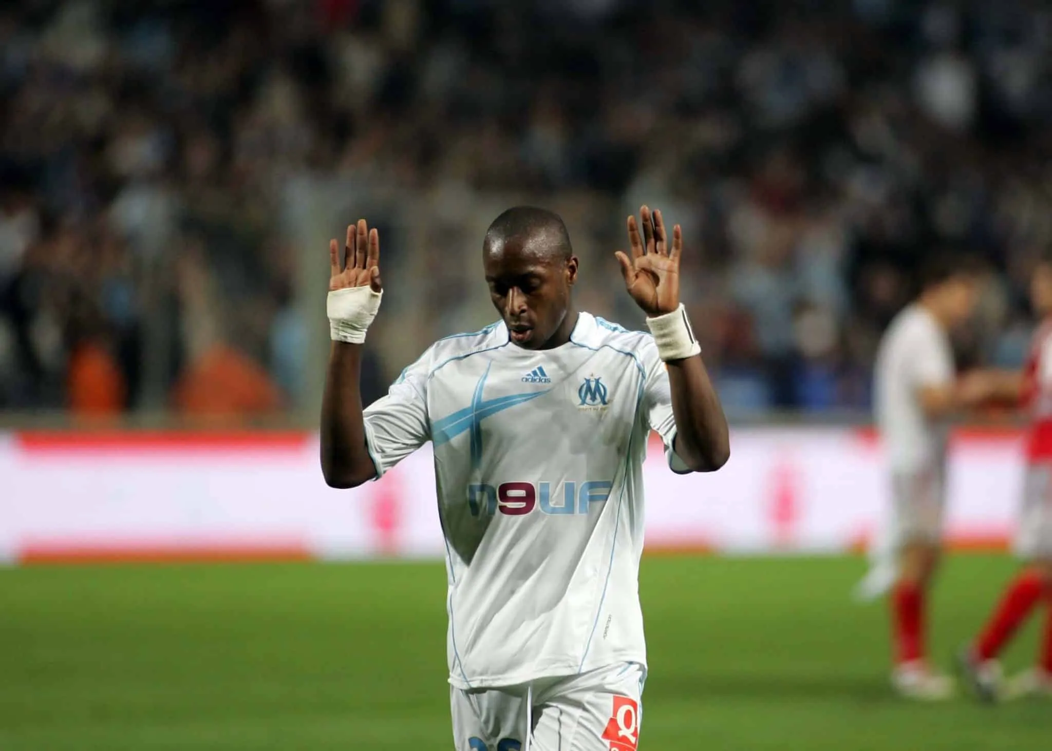 Quel Marseillais s’excuse auprès du public du Vélodrome après une lourde défaite de l’OM 1-4 contre l’OL, en L1, en 2006 ?