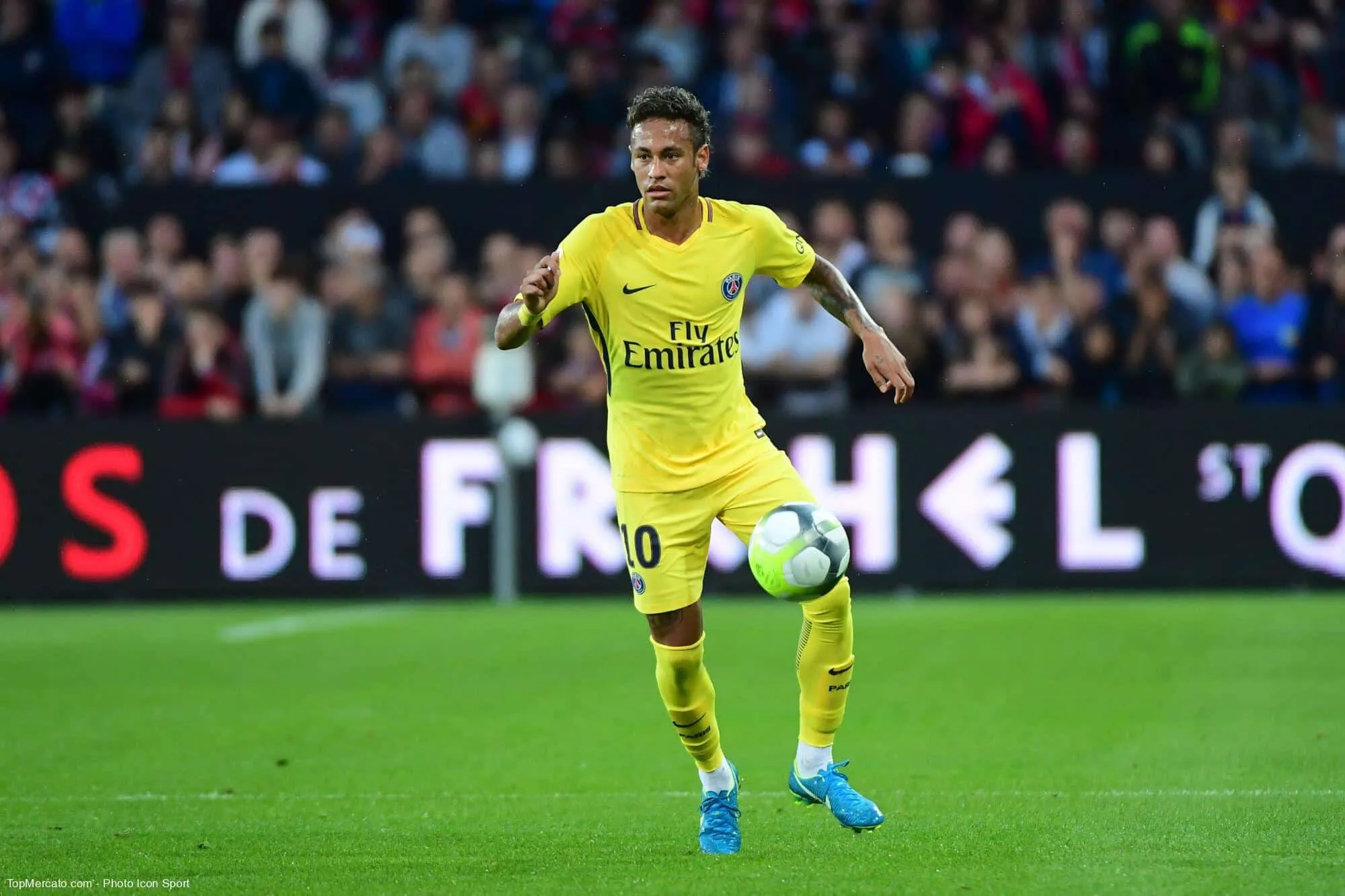 Contre quelle formation Neymar a-t-il joué son premier match officiel avec le PSG, le 13 août 2017 ?