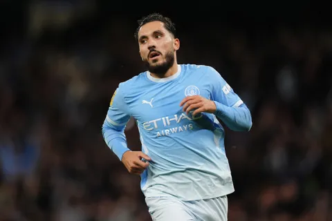 Mercato PSG : la raison qui rend l’arrivée de Rayan Cherki depuis Manchester City difficile à envisager