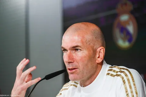 Mercato - Real Madrid : Zidane aurait annoncé son départ à son groupe