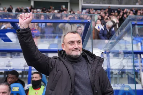 Rennes : 38 minutes en 2 matchs… Une recrue du mercato 2025 peut craindre le pire avec Haise