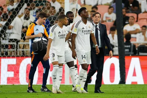 Real Madrid : la presse désigne les 2 responsables de la déroute dans le Clasico, le mercato impacté ?