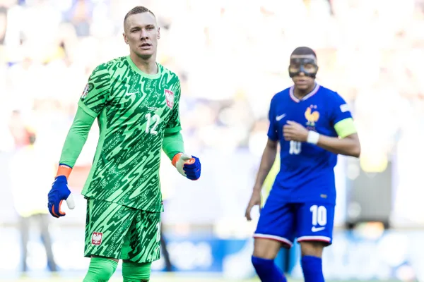 Lukasz Skorupski Kylian Mbappé France Pologne