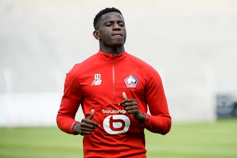 Edgar Ié sort du silence !
