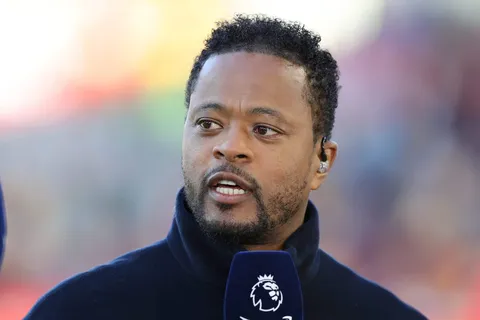 Manchester United : “j’ai entendu dire…”, Patrice Evra met en garde les Red Devils sur un dossier chaud du mercato