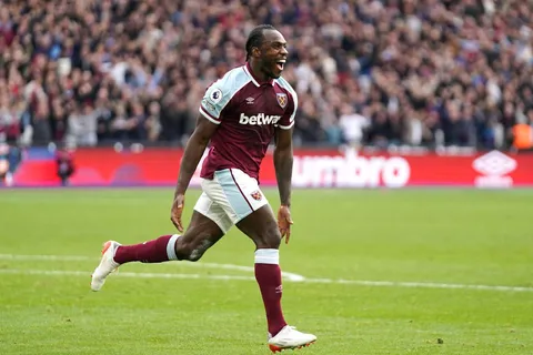 Officiel Mercato - West Ham : Antonio prolonge avec les Hammers