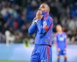OL : déjà une première porte de sortie pour Lacazette ?