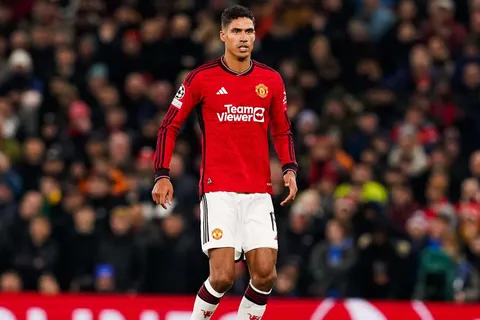 Mercato - Lens, Côme : Varane se rapproche d’une destination !