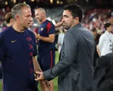 Mercato Barça : malgré le veto d’Hansi Flick cet été, Deco va revenir à la charge en janvier pour un défenseur à 65 M€