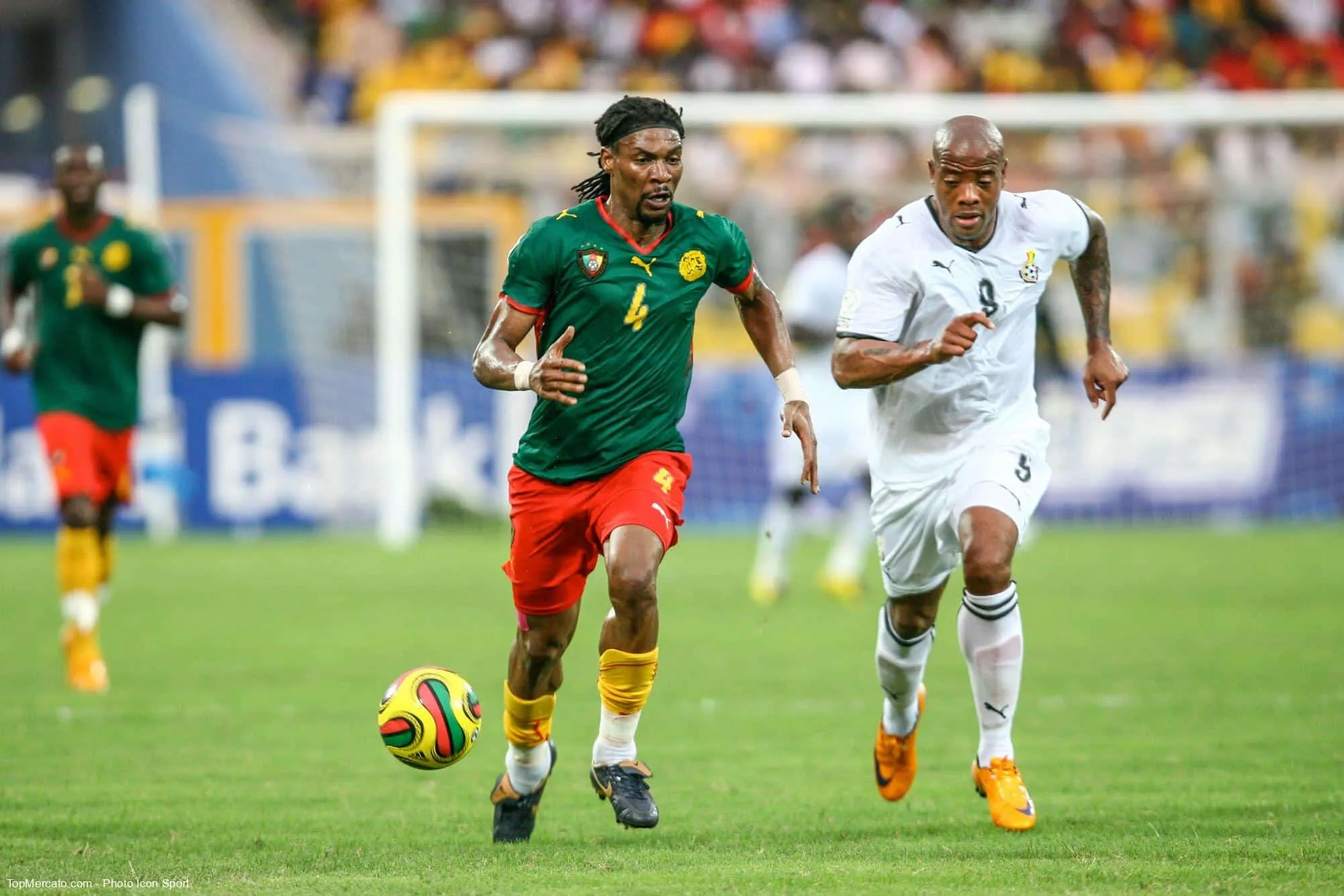 À combien d’éditions de la CAN le Camerounais Rigobert Song et l’Égyptien Ahmed Hassan ont participé, établissant un record ?