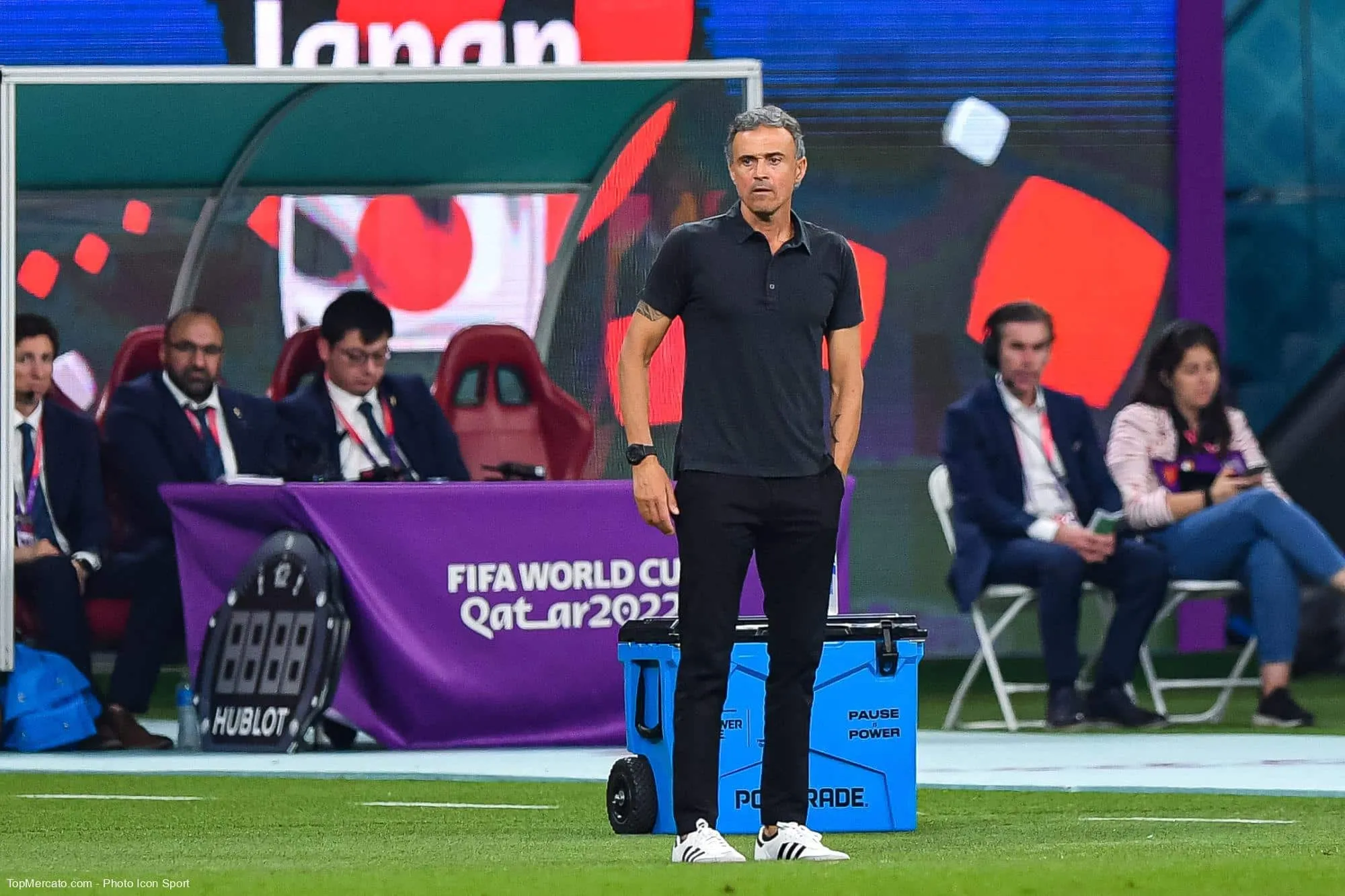 Sur quelle plateforme Luis Enrique a-t-il communiqué directement avec le public lors de la Coupe du monde 2022, en tant que coach de l’Espagne ?