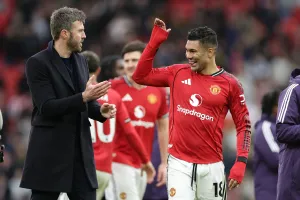 Manchester United : Casemiro pointe le “gros problème” qui se pose avec Michael Carrick, comparé à Carlo Ancelotti
