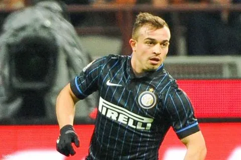 Divers : Shaqiri se déguise et surprend des jeunes !